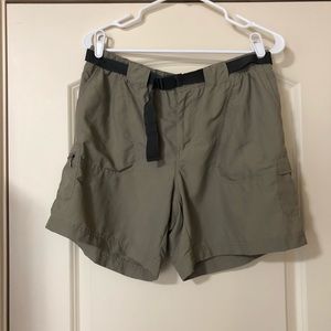 Columbia khaki hiking shorts belt & cargo pockets